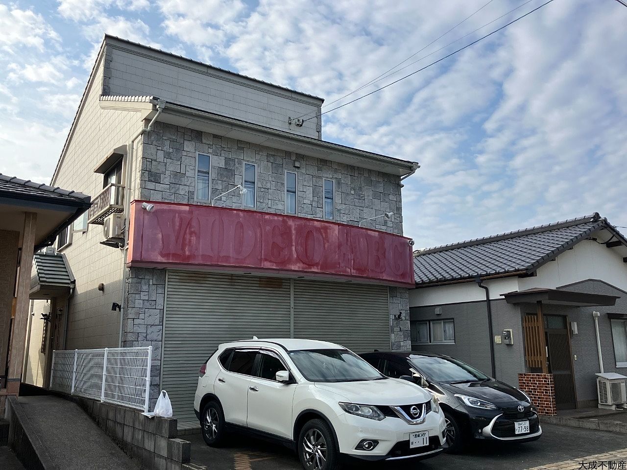 希少な店舗付き住宅です。ご自身で使用してもOKですし賃貸に貸し出す事も可能です！