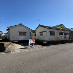 比良町土地 古家は解体し更地渡しとなります。