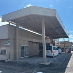 門川 中古店舗 元スーパーの店舗です。そのまま店舗でも活用もできますし倉庫や事務所の活用もできます。